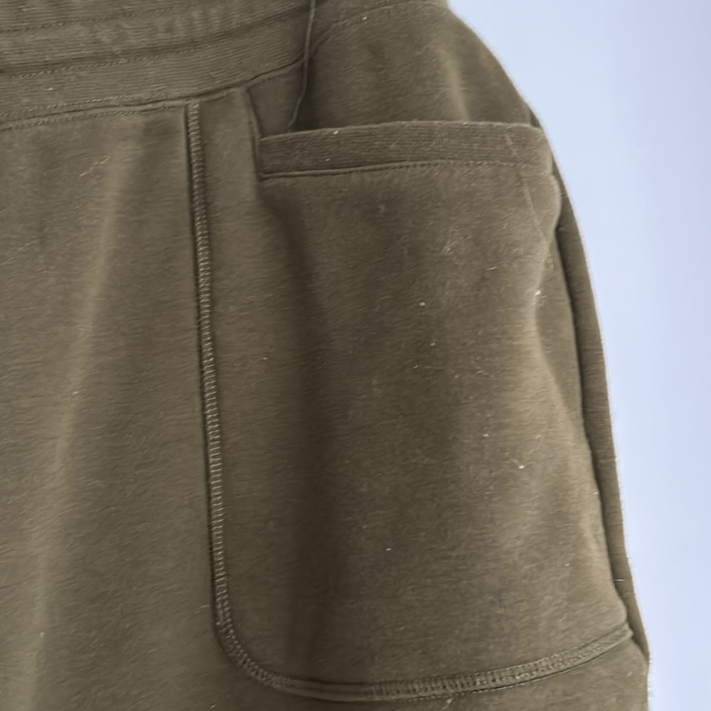 Issac Mizrahi Olive Green women’s cropped sweatpants XL - Picture 3 of 7